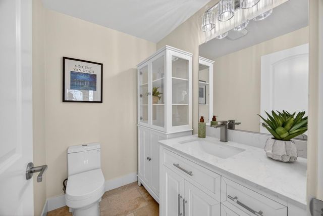 25265 Carlsbad Ave, Davis, CA 95616