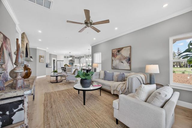 25265 Carlsbad Ave, Davis, CA 95616