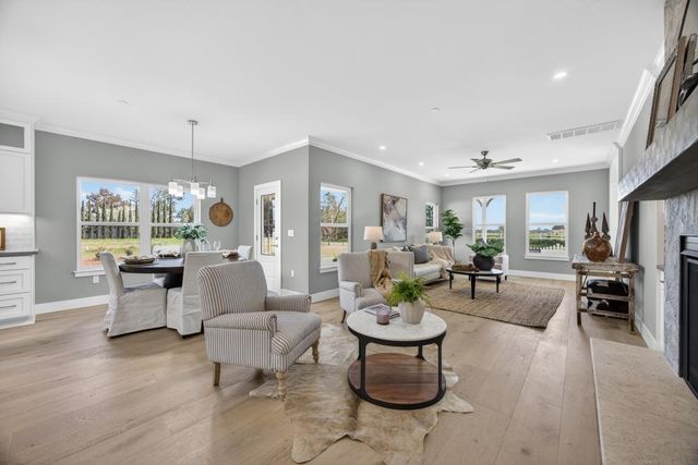 25265 Carlsbad Ave, Davis, CA 95616