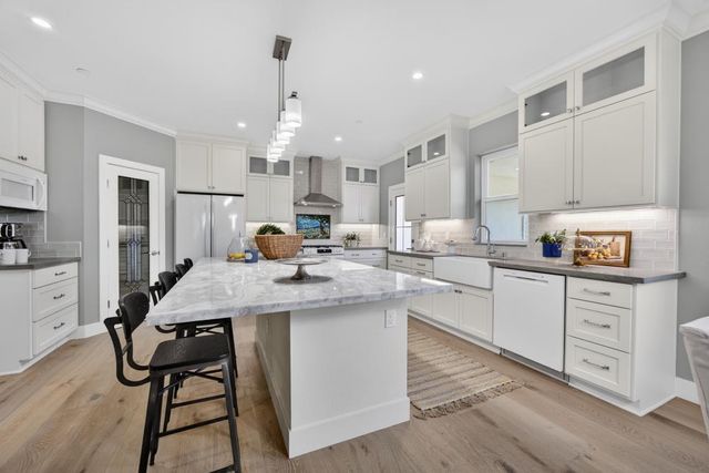 25265 Carlsbad Ave, Davis, CA 95616