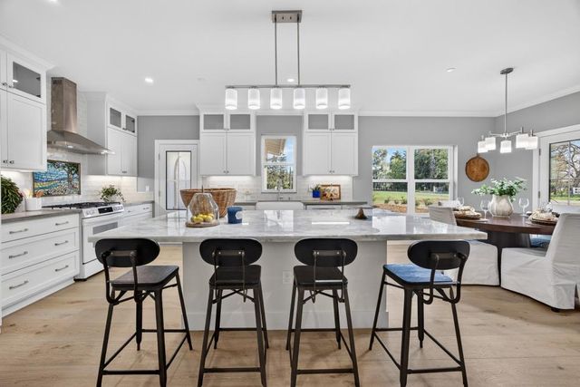 25265 Carlsbad Ave, Davis, CA 95616