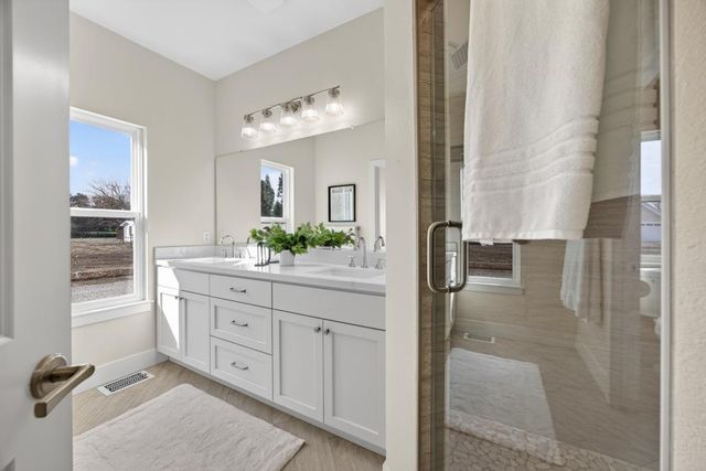 25265 Carlsbad Ave, Davis, CA 95616