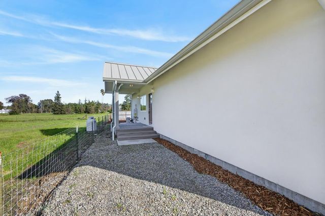 25265 Carlsbad Ave, Davis, CA 95616