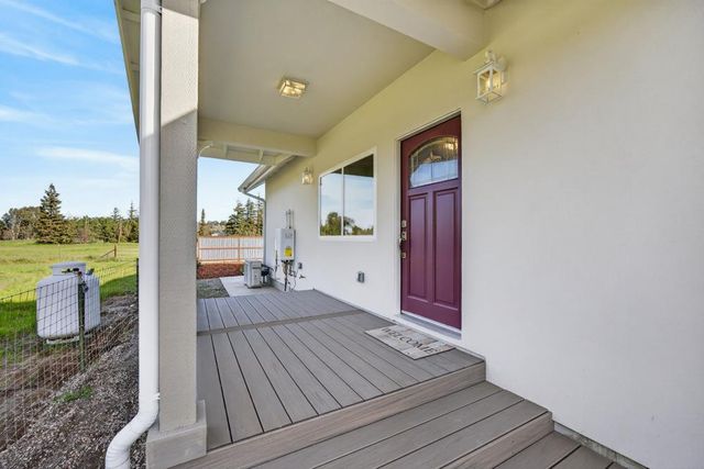 25265 Carlsbad Ave, Davis, CA 95616