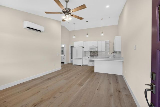 25265 Carlsbad Ave, Davis, CA 95616