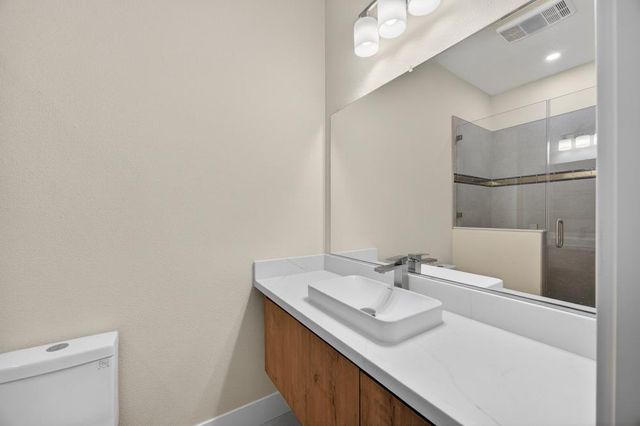 25265 Carlsbad Ave, Davis, CA 95616