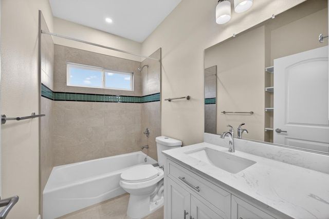 25265 Carlsbad Ave, Davis, CA 95616