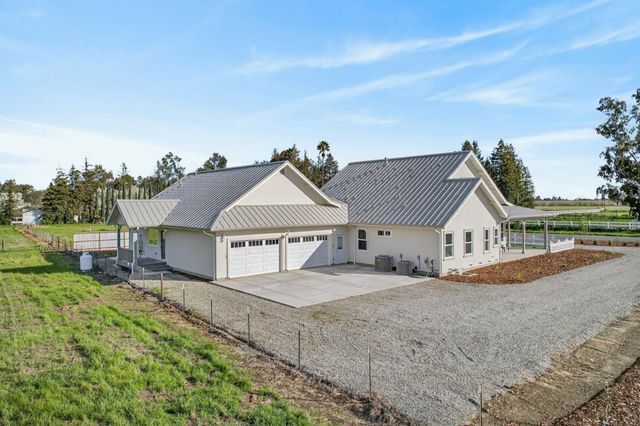 25265 Carlsbad Ave, Davis, CA 95616