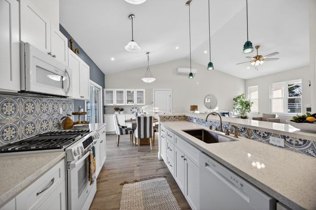 25265 Carlsbad Ave, Davis, CA 95616