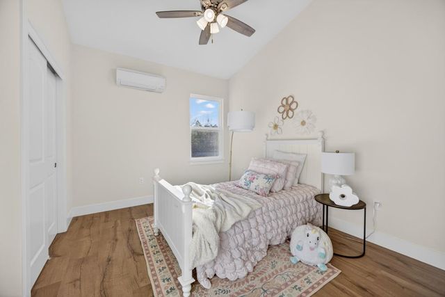 25265 Carlsbad Ave, Davis, CA 95616