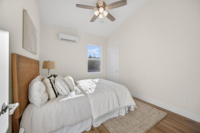 25265 Carlsbad Ave, Davis, CA 95616