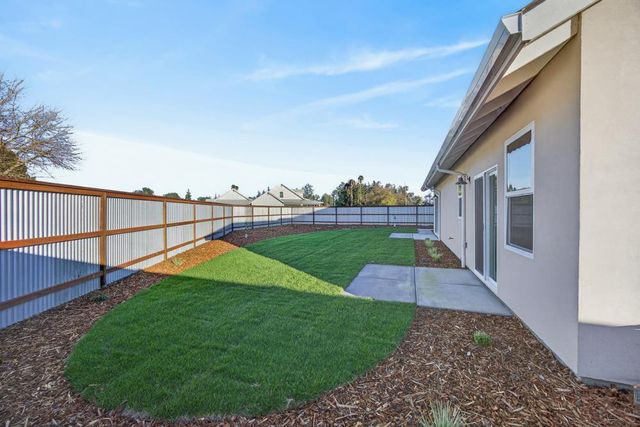 25265 Carlsbad Ave, Davis, CA 95616