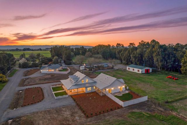 25265 Carlsbad Ave, Davis, CA 95616