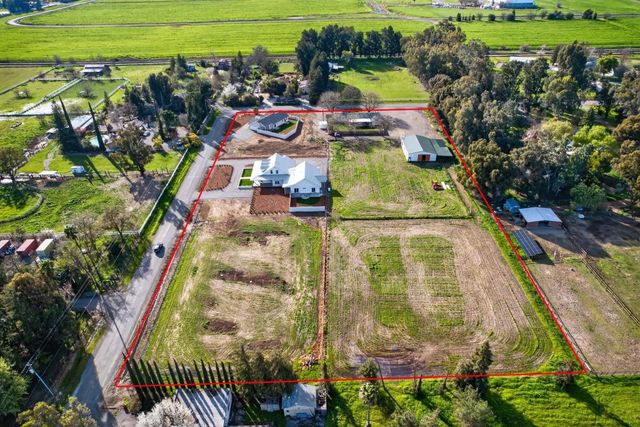 25265 Carlsbad Ave, Davis, CA 95616