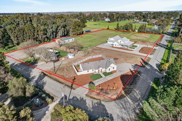 25265 Carlsbad Ave, Davis, CA 95616