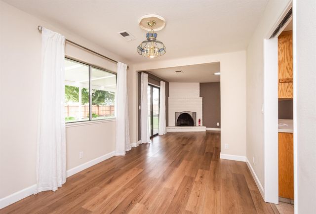 25265 Carlsbad Ave, Davis, CA 95616