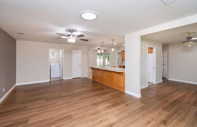 25265 Carlsbad Ave, Davis, CA 95616