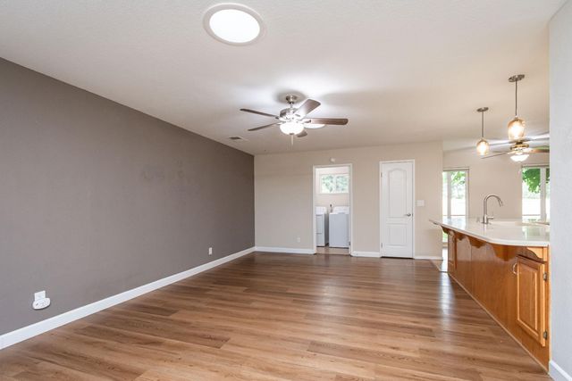 25265 Carlsbad Ave, Davis, CA 95616