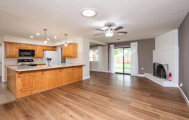 25265 Carlsbad Ave, Davis, CA 95616