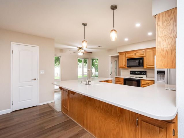 25265 Carlsbad Ave, Davis, CA 95616