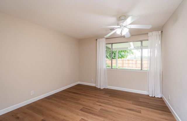 25265 Carlsbad Ave, Davis, CA 95616