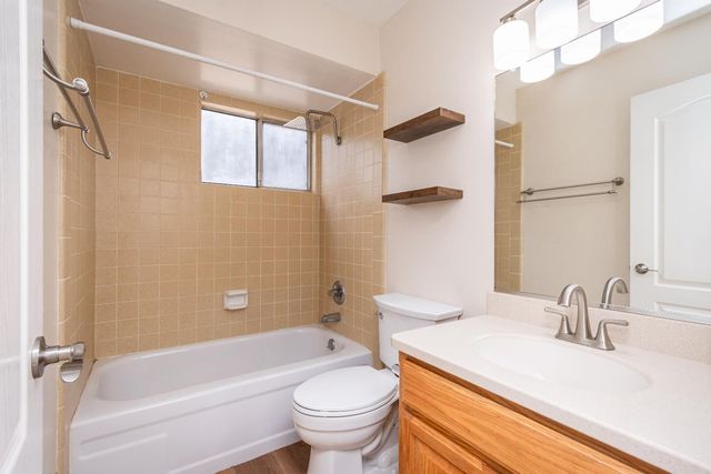 25265 Carlsbad Ave, Davis, CA 95616