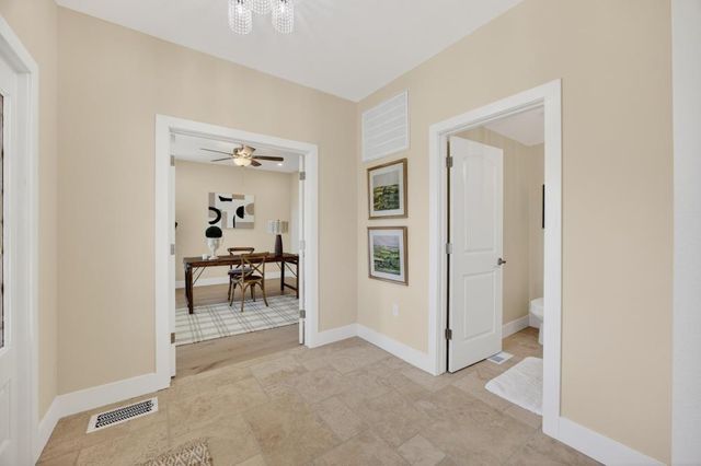 25265 Carlsbad Ave, Davis, CA 95616