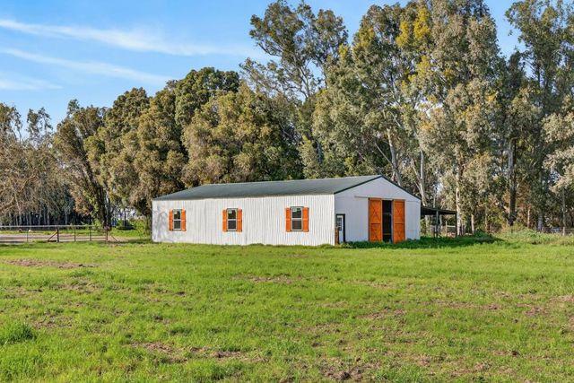 25265 Carlsbad Ave, Davis, CA 95616