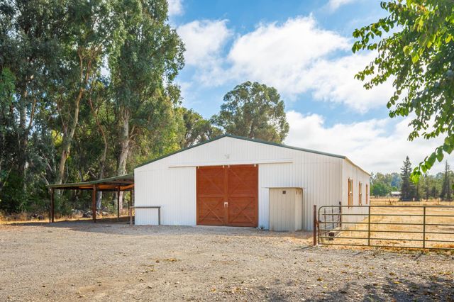 25265 Carlsbad Ave, Davis, CA 95616