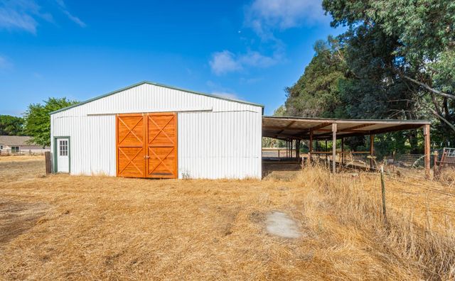 25265 Carlsbad Ave, Davis, CA 95616