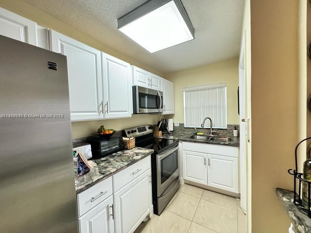 5300 Washington St I208, Hollywood, FL 33021