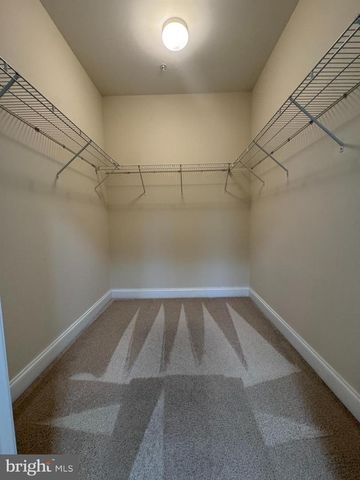 10 STEEPLECHASE DR, La Plata, MD 20646