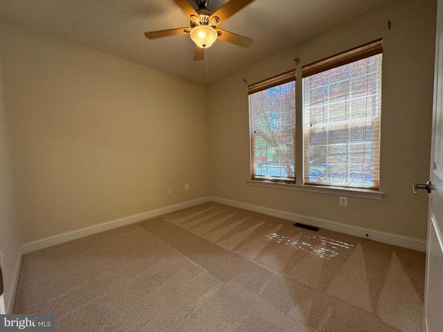 10 STEEPLECHASE DR, La Plata, MD 20646