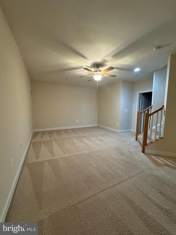 10 STEEPLECHASE DR, La Plata, MD 20646