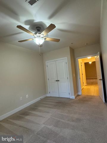 10 STEEPLECHASE DR, La Plata, MD 20646