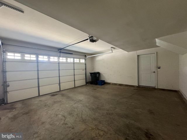10 STEEPLECHASE DR, La Plata, MD 20646