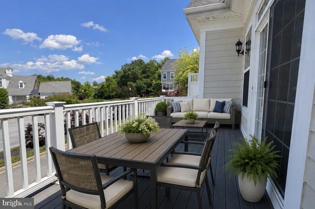 10 STEEPLECHASE DR, La Plata, MD 20646