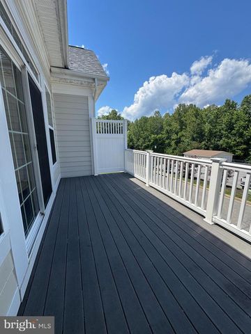 10 STEEPLECHASE DR, La Plata, MD 20646
