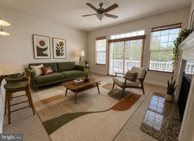 10 STEEPLECHASE DR, La Plata, MD 20646