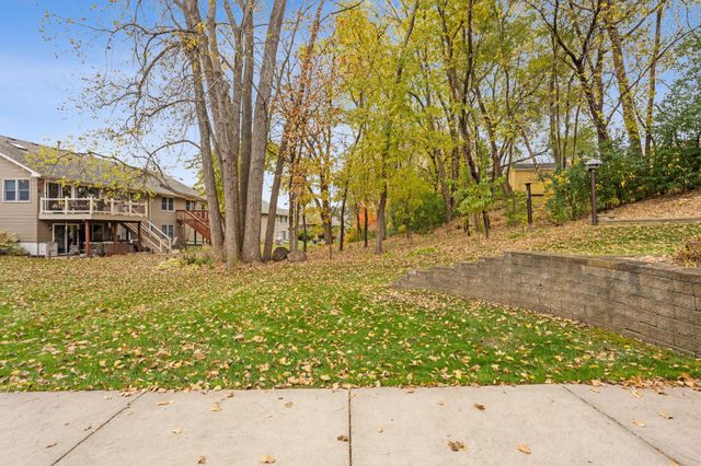 14817 Upper 56th Street N, Stillwater, MN 55082