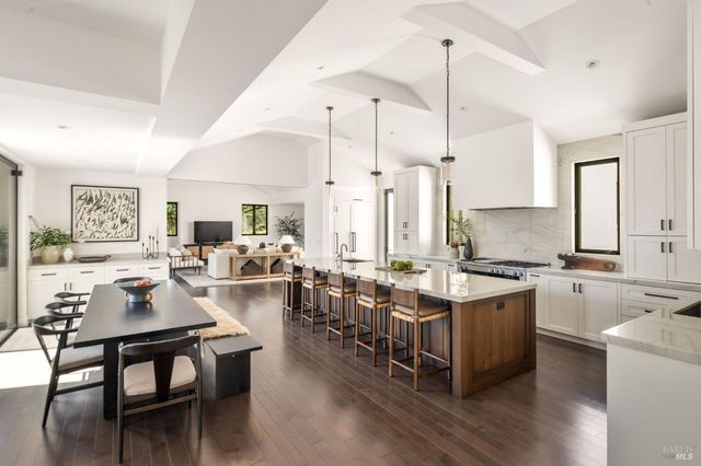 9359 Ladera Rd, Glen Ellen, CA 95442