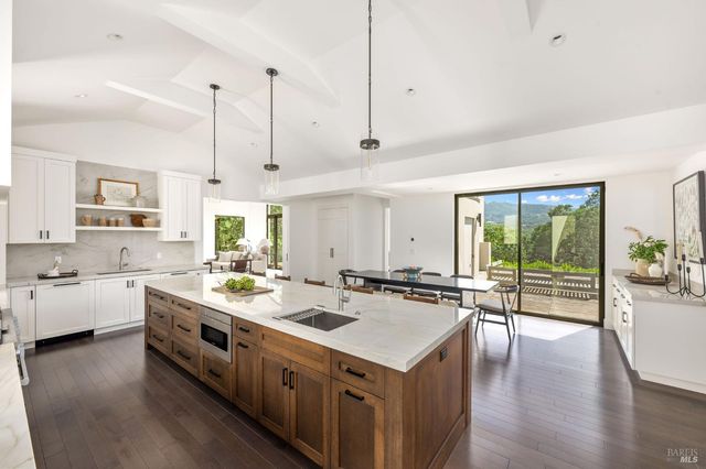 9359 Ladera Rd, Glen Ellen, CA 95442