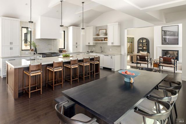 9359 Ladera Rd, Glen Ellen, CA 95442