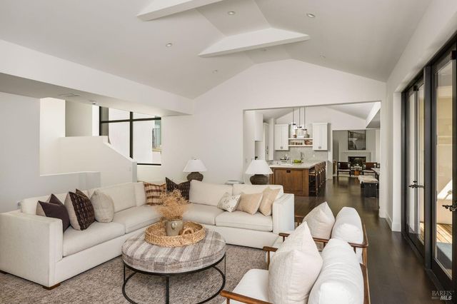 9359 Ladera Rd, Glen Ellen, CA 95442