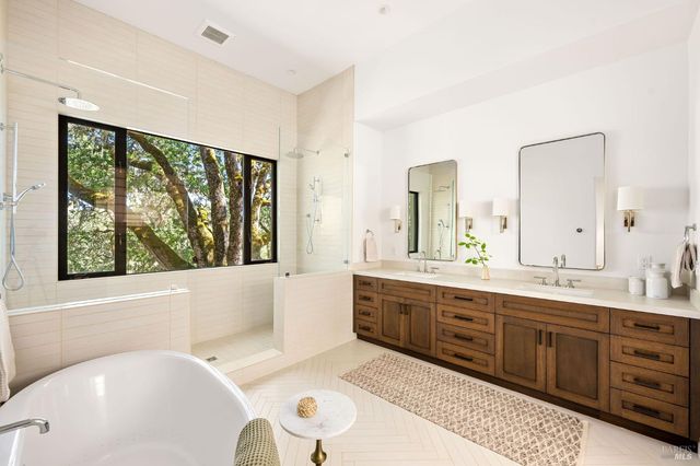 9359 Ladera Rd, Glen Ellen, CA 95442