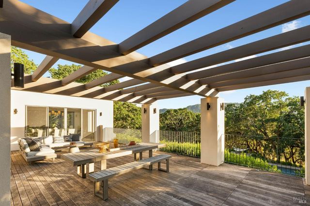 9359 Ladera Rd, Glen Ellen, CA 95442