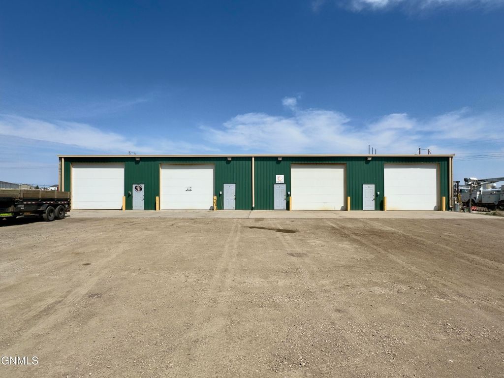 2107 37th Street, Mandan, ND 58554 photo 2