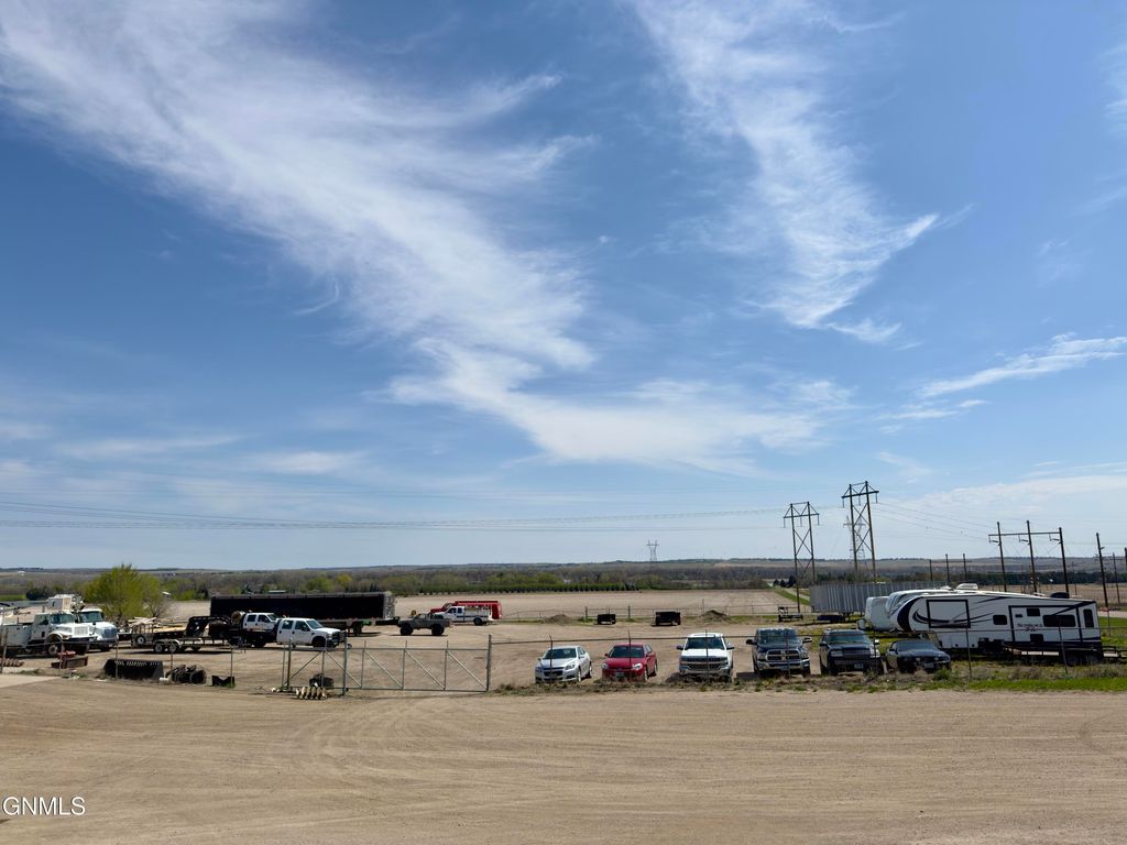 2107 37th Street, Mandan, ND 58554 photo 9