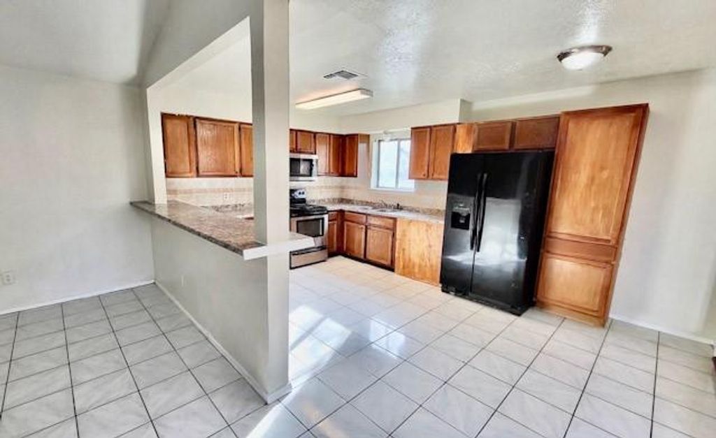1546 Daisey Bell Lane, Houston, TX 77067