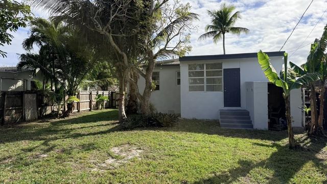 2745 Funston Street, Hollywood, FL 33020